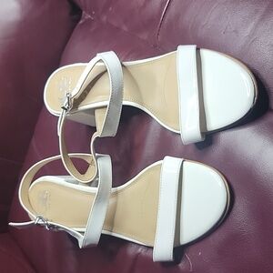GIANNI BINI. white patent leather block heel sandals.